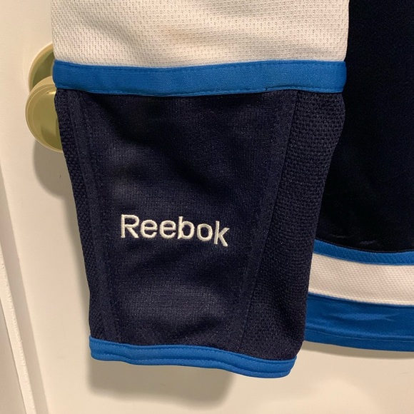 COPY - Winnipeg Jets NHL Hockey Jersey. Men’s Size M. NWOT - Picture 7 of 8